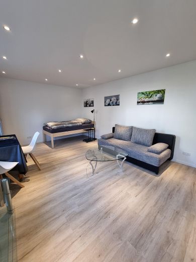 Alternativmöblierung mit Couch
