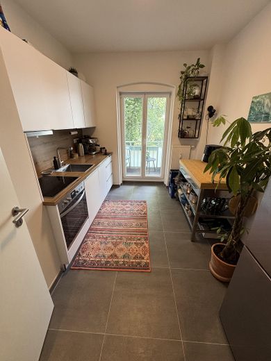 Bezugsfreie 2-Zimmer-Wohnung in Prenzlauer Berg mit EBK & Balkon – Küche