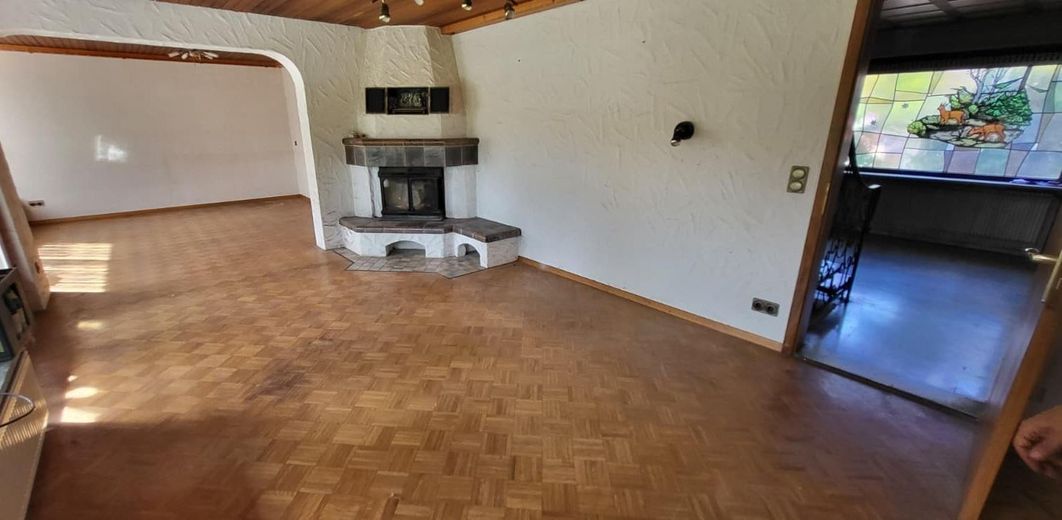 Architektenhaus in ausergewöhnlicher Alleinlage – Wohnzimmer EG