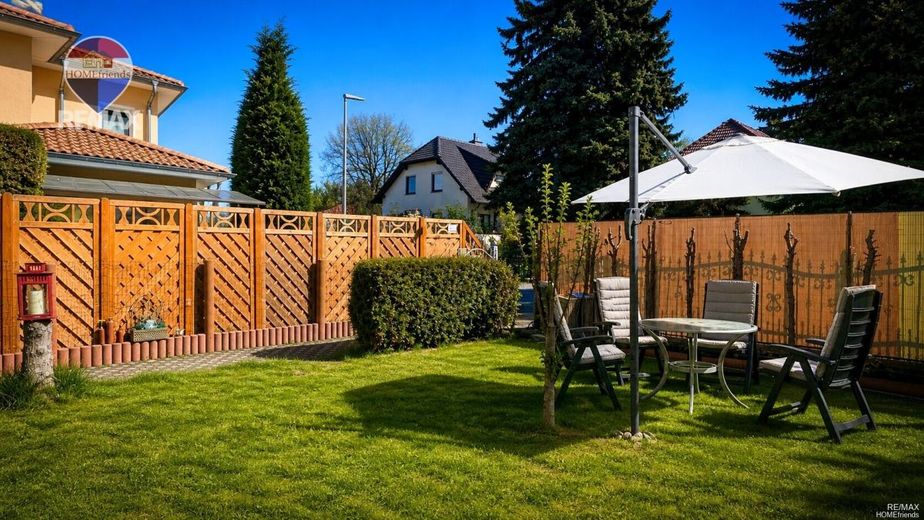 Doppelhaushälfte nahe Müggelsee | Niedrigenergiehaus mit Wintergarten &amp; Kamin in ruhiger Lage von Berlin-Köpenick – Garten