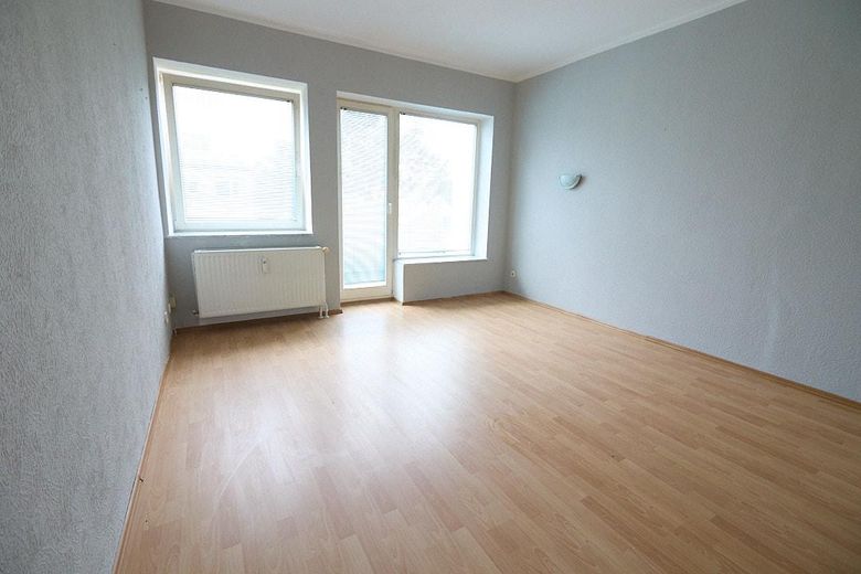 Piso de 3 habitaciones con balcón en buena ubicación, Berlín Norte-Charlottenburg, directamente del propietario – Zimmer 1