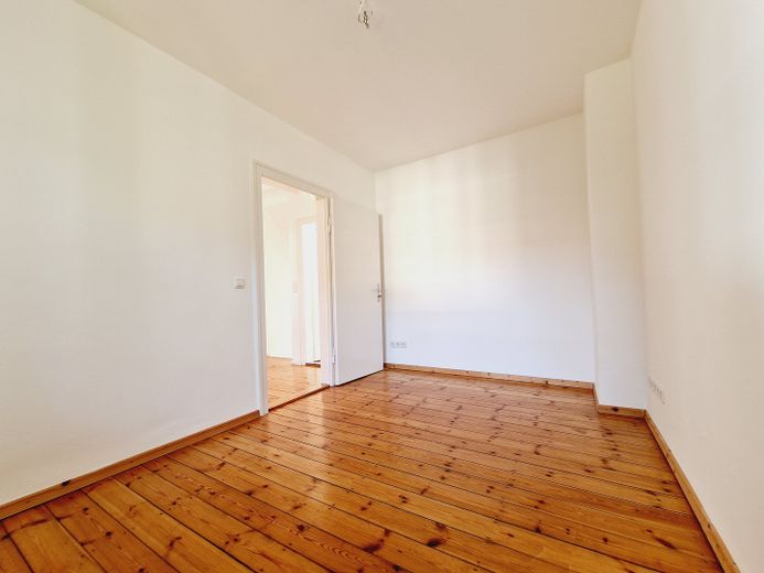 Fundstück: Schönes, sehr individuelles Reihenmittelhaus für Pärchen – Erste Zimmer OG