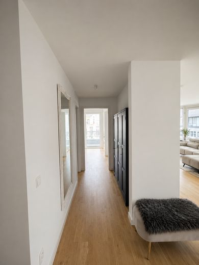 Penthouse-Wohnung mit Blick auf den Markt – Flur