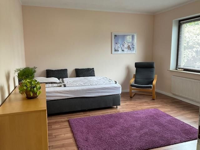 Gepflegtes Einfamilienhaus mit 2 Wohneinheiten in Hamburg-Bergedorf/Alt Nettelnburg – großes Schlafzimmer EG