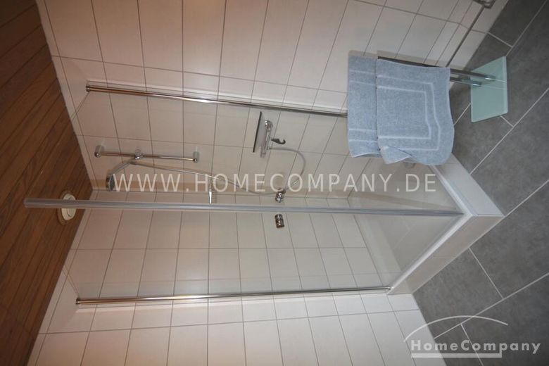 Hübsche 2-Zimmer-Dachgeschoßwohnung in Kiel-Heikendorf mit großer Dachterrasse, möbliert – 4efc2abb3463a163b36aadea6a54b069b9858fb9.jpg