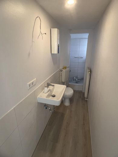 Hannover-Misburg 2 MFH - 11 Wohneinheiten mit insgesamt ca. 660 Wohnfläche – Haus 85 I. OG Bad