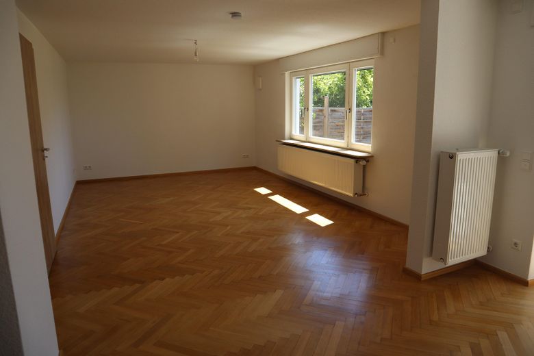 Einfamilienhaus mit kleinem Garten und Garage in Heuchlingen – Foto 3