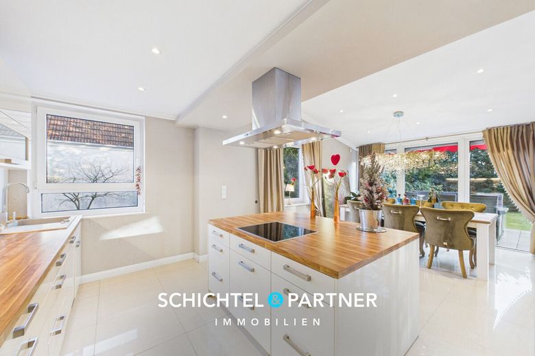 Osterholz | Hochwertig saniertes Einfamilienhaus mit großem Garten – S&amp;P | Wohnküche