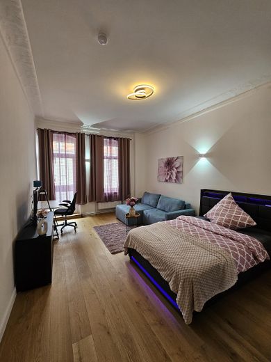 WG-Zimmer möbliert & frisch saniert – 8 Min. zur HTW Uni / Furnished room in a shared apartment – Zimmer 2 / Room 2