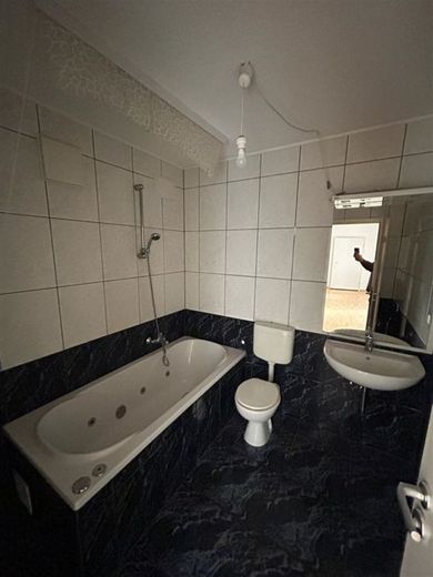 Großzügige DG 2-Zimmer mit Laminat, EBK, Balkon und Wannenbad! – photo-2023-10-05-16-18-29~07