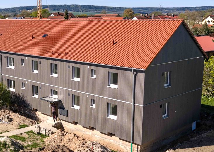 Komfort in Schwandorf: 3-Zimmerwohnung mit Balkon und 2 Bädern in frisch saniertem Quartier – Hausansicht