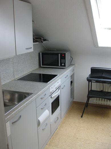 Zwei Zimmer Dachgeschosswohnung in Remseck Ortsteil Aldingen – Küche