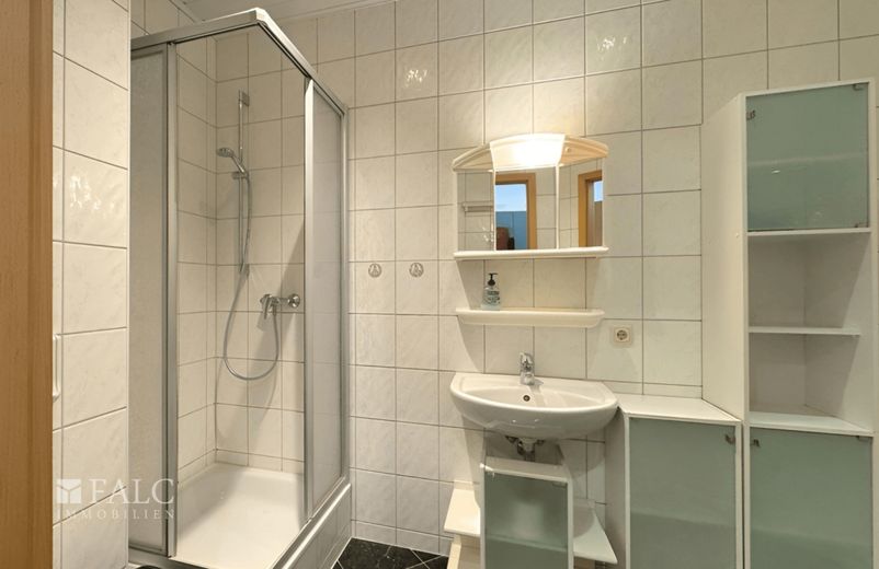 ***Ostsee-Flair genießen - Doppelhaushälfte mit zwei separaten Wohneinheiten*** – Badezimmer EG
