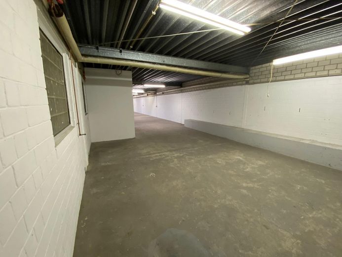 Lager-/Produktionsfläche mit Büro in Wuppertal-Vohwinkel – Halle