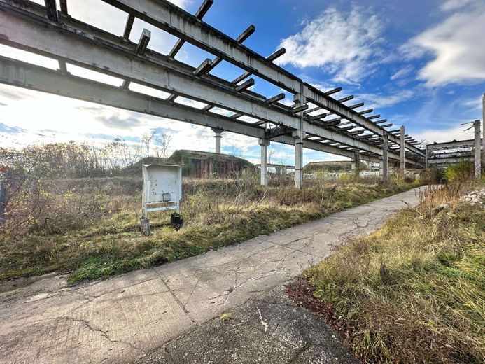 Без комиссии 18.000 м² участок под развитие с башней и 2 бункерами недалеко от Магдебурга – Ansicht aus Nordosten