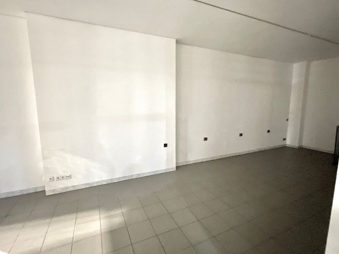 Atractivo local comercial/superficie comercial/oficina en una imponente casa de arquitecto en el corazón de Rheydt – Ladenlokal (Bild 4)