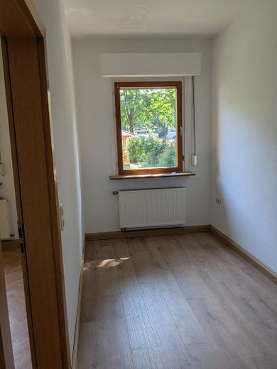 kleines Häusschen mit Garten, großer Garage und Stellplatz im Zentrum von MHL – kleines Zimmer