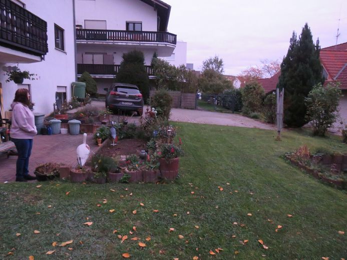 Sonnige Eigentumswohnung 65 qm 3 ZKB Brandoberndorf große 15 qm Terrasse südwest – Garten