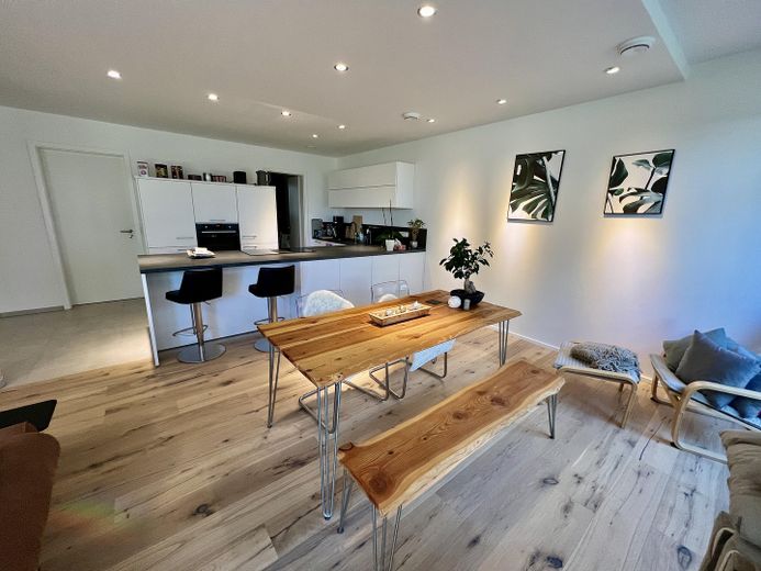 Jasne mieszkanie typu loft z tarasem szuka nowego najemcy – Essbereich & Küche_1