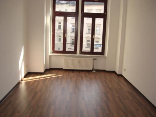 Großzügige 2-Zimmer mit Wannenbad und Laminat im Zentrum – muell26.2ogmili_sz