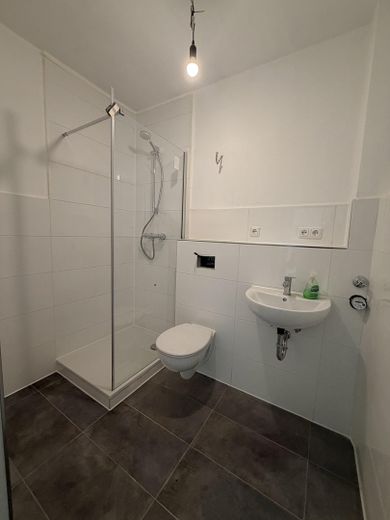 Erstbezug nach Sanierung: Helle 3-Zimmer-Wohnung in Hamburg-Niendorf – Фотографія 5