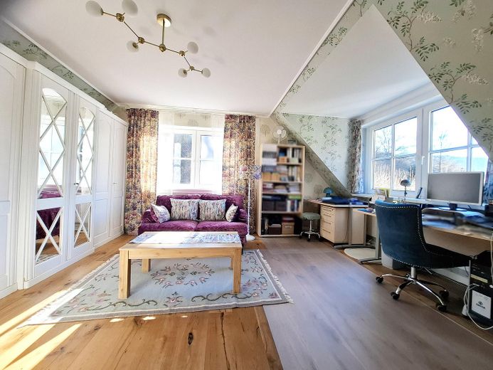 Luxuriöses englisches Landhaus, provisionsfrei – Büro (oder 3.Schlafzimmer)
