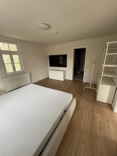 Neu renovierte und voll ausgestattete 2 Zimmerwohnung in traumhafter Lage Reutlingen Mittelstadt – Schlafzimmer
