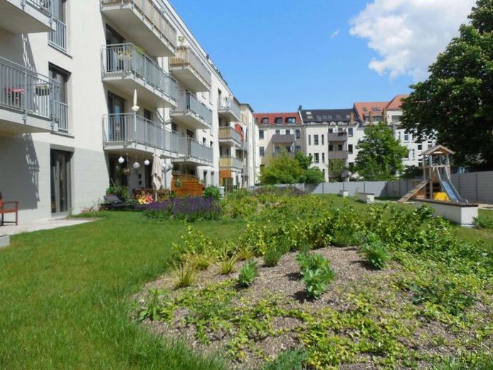 Moderno apartamento de 2 habitaciones con balcón y plaza de aparcamiento en Lindenau – Foto 1