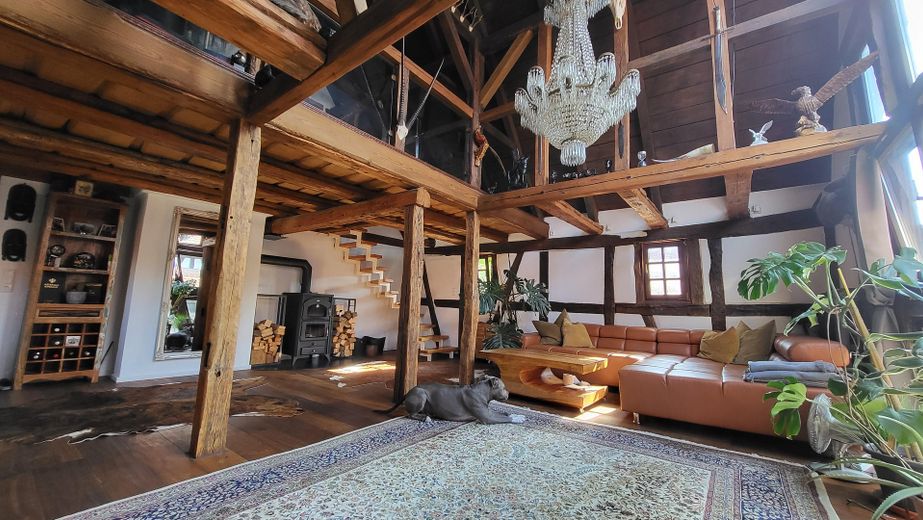 Historische Hofreite, wohnen der besonderen Art. Verkauf Provisionsfrei. – Wohnzimmer