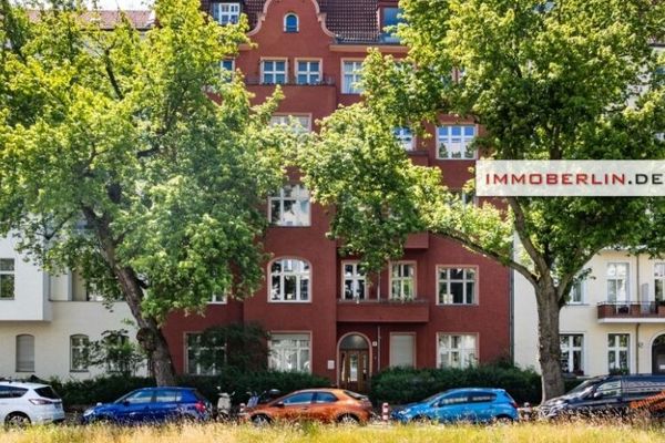IMMOBERLIN.DE - Charmant appartement ancien avec balcon en excellent état au bord du parc