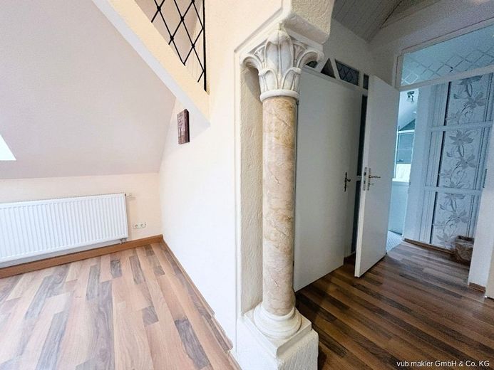 REDUZIERT!! Wohnhaus mit Geschichte: Großzügige Räume, Terrasse und Schwedenofen in Marktschorgast – VUB0002374-18