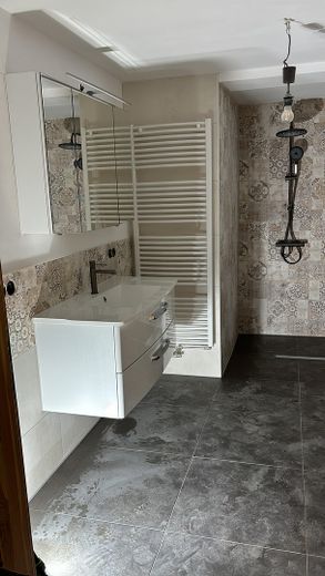 Zweifamilienhaus renoviert, Glasfaser, Einliegerwohnung mgl., niedrige Heizkosten, von privat – Foto 2