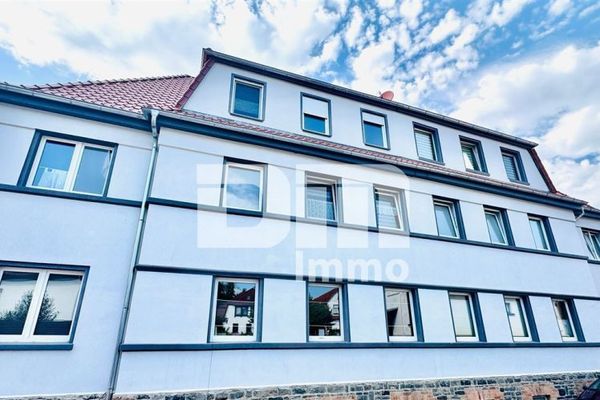 Umfangreich saniertes Gebäudeensemble mit 8 Wohneinheiten / 4 Garagen