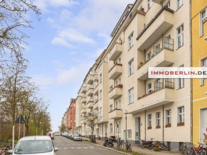 IMMOBERLIN.DE - Urocze mieszkanie w starym budownictwie przy parku Gleisdreieck – Zdjęcie 1