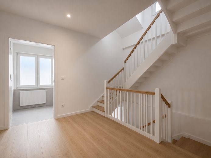 *Charmante DHH stilvoll renov. mit gr. Garten &amp; Garage* – Obergeschoss