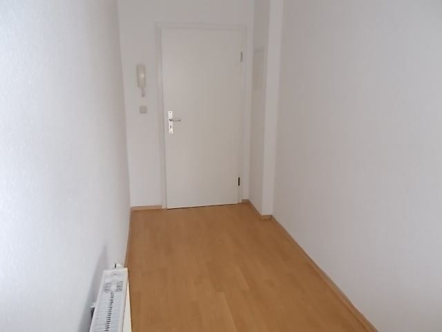 *** Großzügige WG 2-Zimmer mit Wannenbad, Einbauküche und Laminat im Zentrum *** – DSCN1060