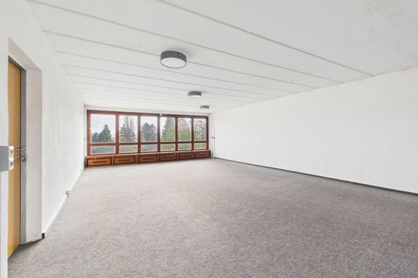 Espace de bureau et commercial représentatif à Auerbach | 297 m² | lumineux & flexible