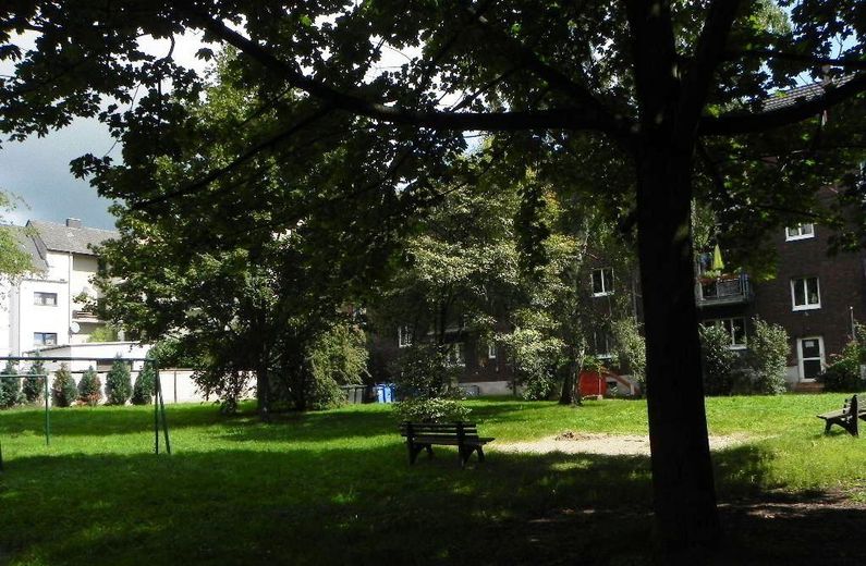 Grünanlage hinter dem Haus