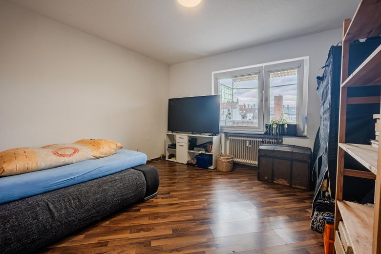 WG-geeignete 3-Zimmer-Wohnung mit zwei Balkonen in Nürnberg – Schlafzimmer-2