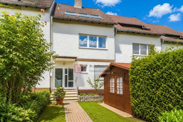 Top!! Charmantes 6-Zimmer-Reihenhaus mit Garten in Top Lage