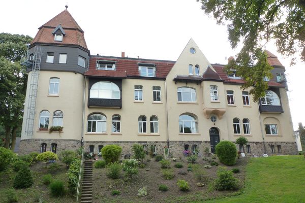 Sanierte, großzügige Maisonette in Direktorenvilla (frei ab 01.12.)