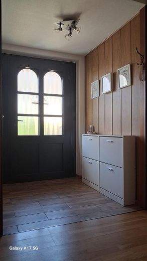 Schönes Haus mit vier Zimmern in Main-Taunus-Kreis, Hattersheim-Okriftel – Tür