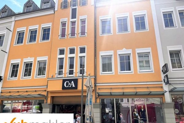 Старый город в Хофе в поле зрения - офисные и складские площади в центре города