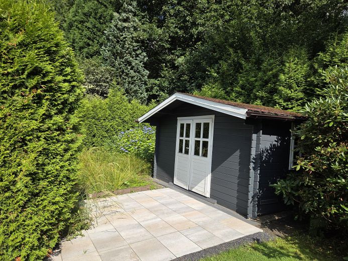 Gartenhaus mit Terrasse