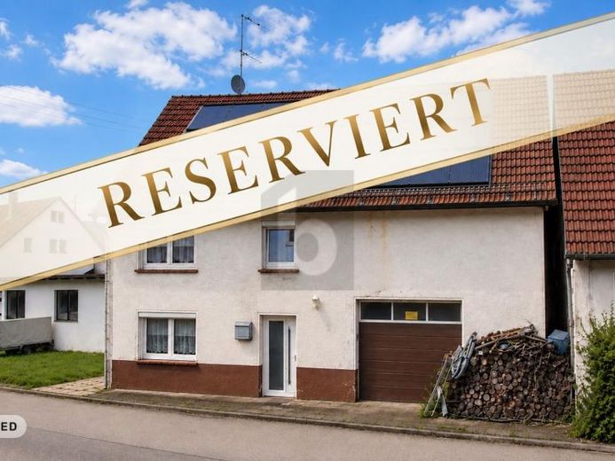 VOOR AANPAKKERS: KLUSOBJECT MET PV-INSTALLATIE – Foto 1