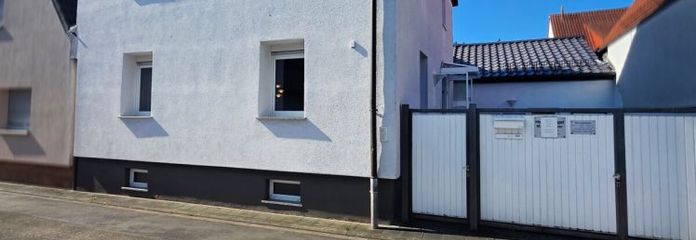 Wallstadt: 2001 saniertes Familiennest mit Garage in Sackgasse