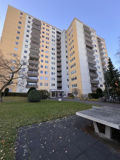 Moderne 3-Zimmer Wohnung mit Balkon im 10. OG in Köln-Eil (Porz) – Graudenzstr.