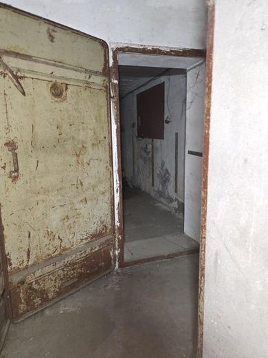 Gewerbe-/Werkstatthalle mit Arbeitsgrube, Doppelgarage und Lager – Foto 3