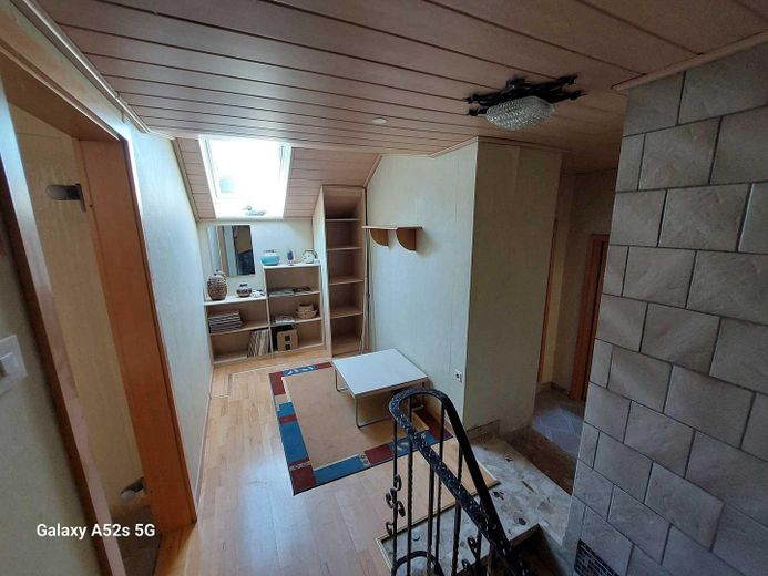 Maison individuelle avec logement indépendant, prairie en pleine nature à Friedeburg – Flur Obergeschoss