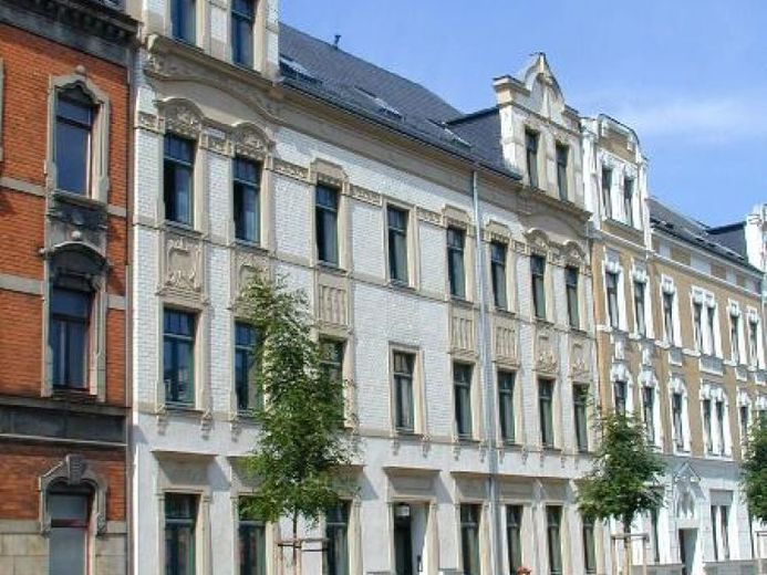 Tolle 2-Zi Dachgeschosswohnung mit Essbereich an der Küche – Foto 1
